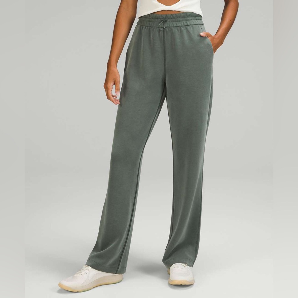 Lululemon Softstreme High-Rise Straight-Leg size 6